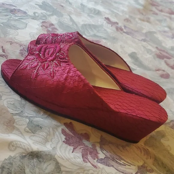 Brand new slippers for woman dressy - Picture 2 of 7